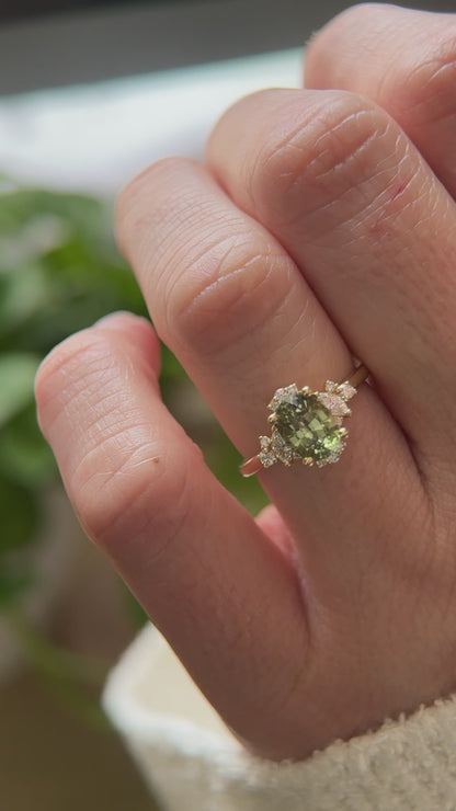 The Naevia Ring - 1.6 CT Oval Green Sapphire
