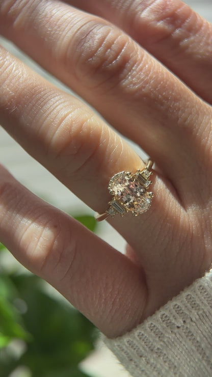 The Sura Ring | 2.5 CT Oval Light Apricot/Peach Sapphire