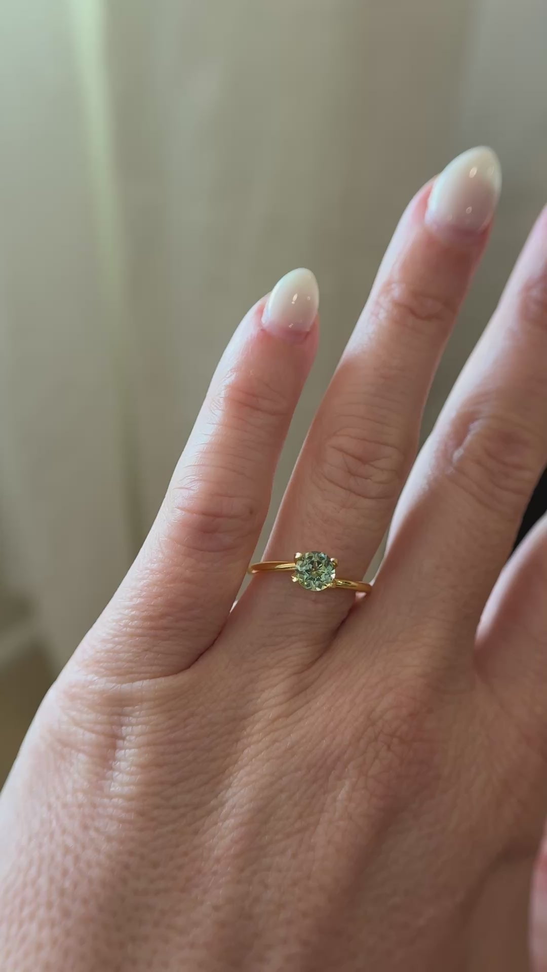 0.81 CT Round Cut Green Montana Sapphire