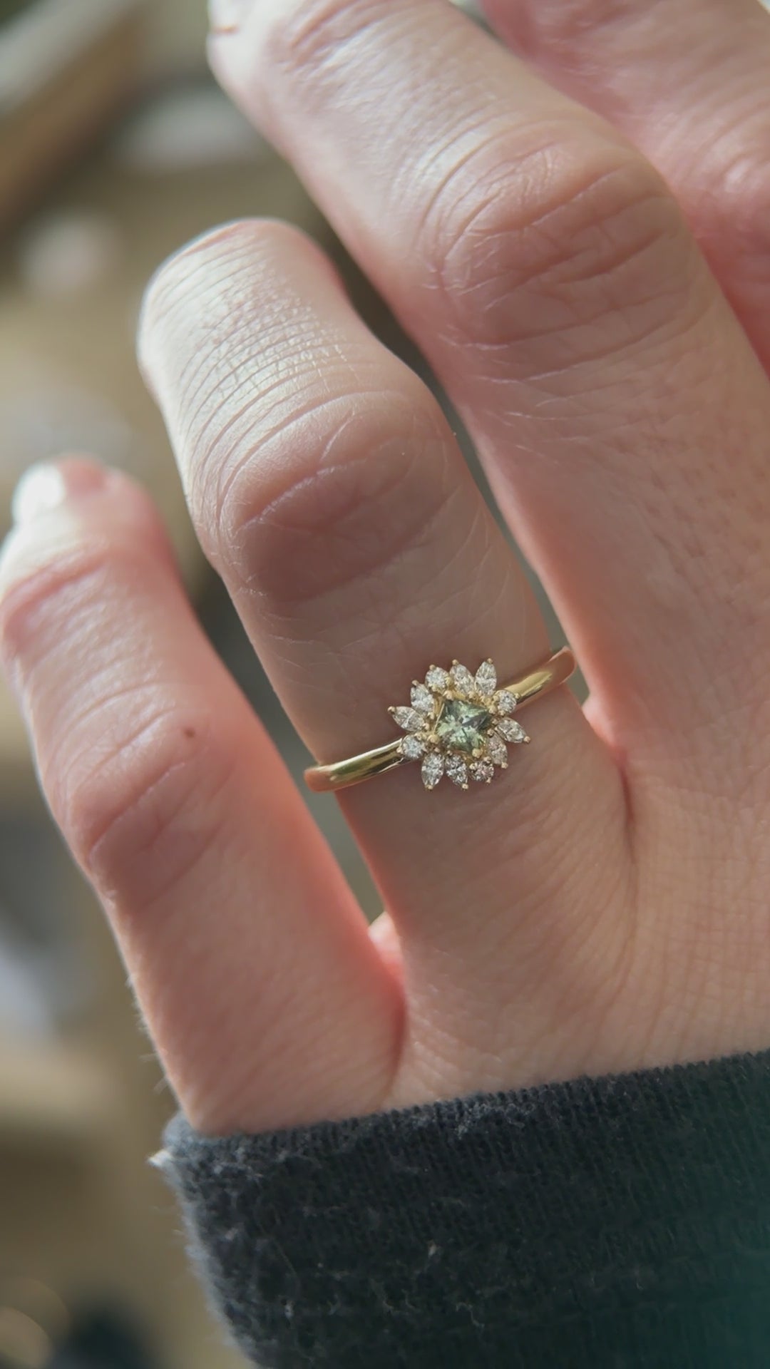 The Baby Blossom Ring - Green Sapphire