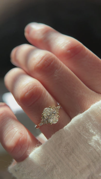 The Maeve Ring | Oval Diamond