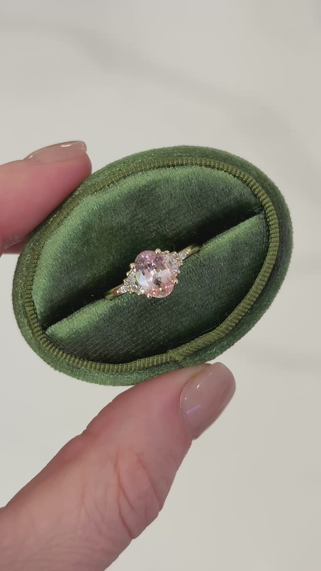 The Low Maeve Ring | 2.01 CT Oval Peach Sapphire