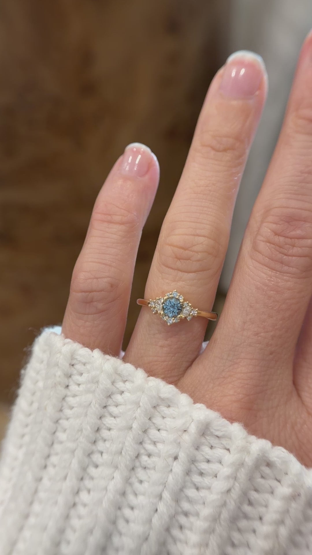 The Naevia Ring | 0.48 CT Round Montana Sapphire