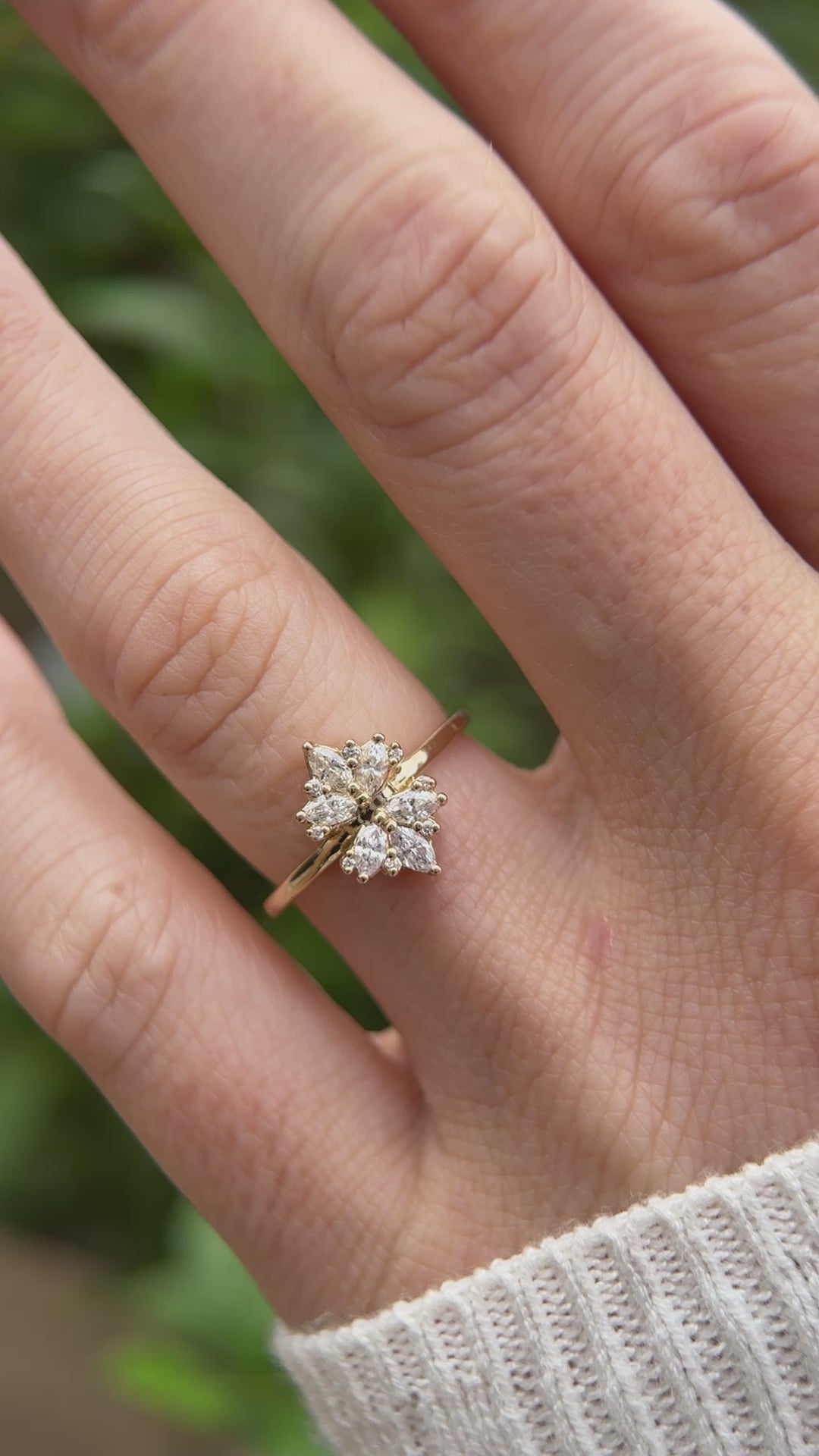 The Amaryllis Ring | Diamond