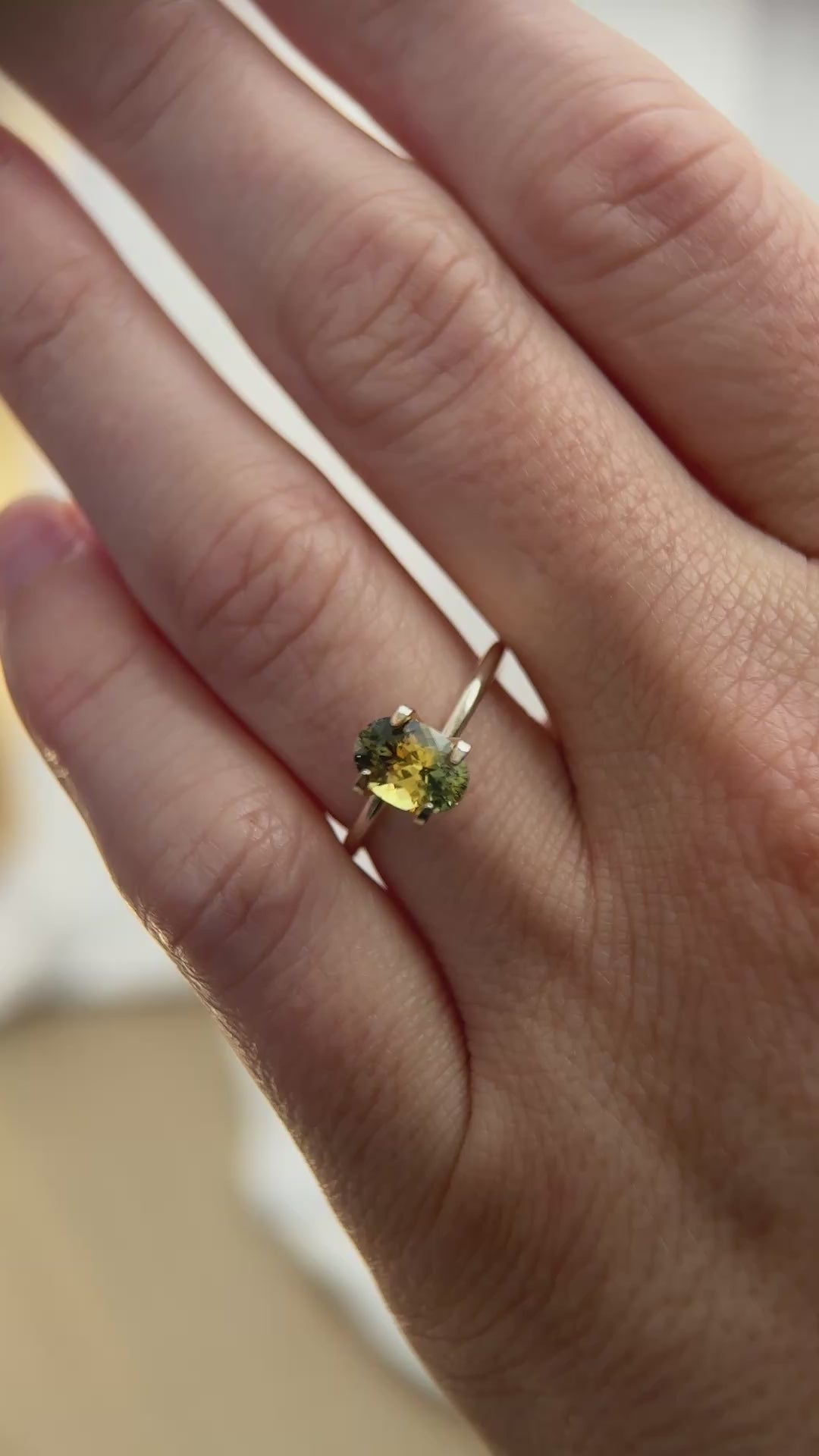 1.6 CT Oval Cut Bicolor Montana Sapphire