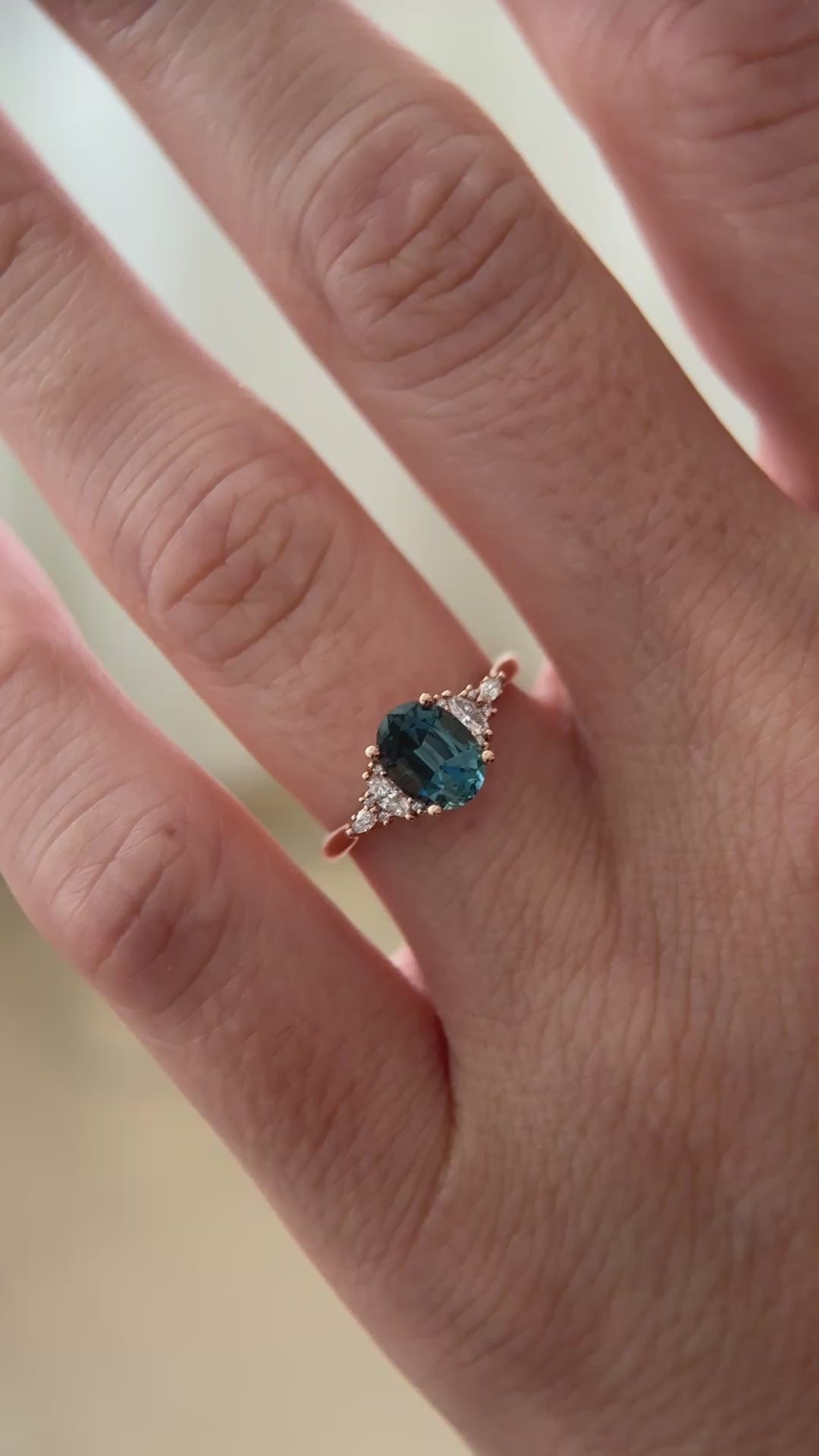 The Maeve Ring | 1.17 CT Oval Aquamarine
