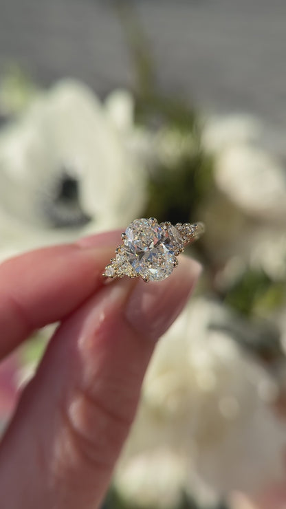 The Maeve Ring | Oval