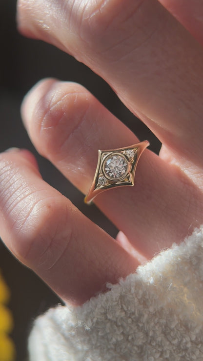 The Roxy Ring | Diamond