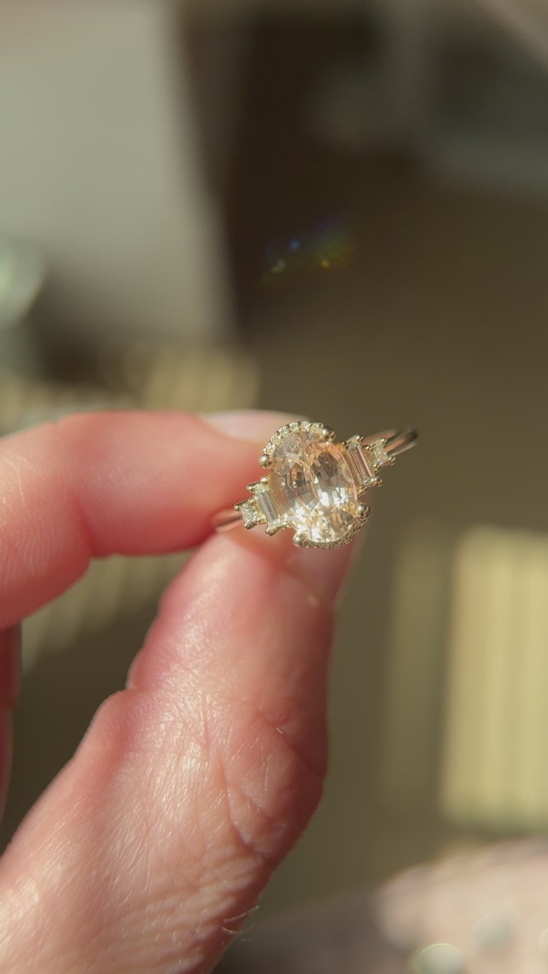The Sura Ring | 2.5 CT Oval Light Apricot/Peach Sapphire