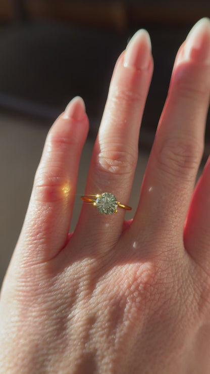 1.6 CT Lab Created Round Cut Light Green Diamond