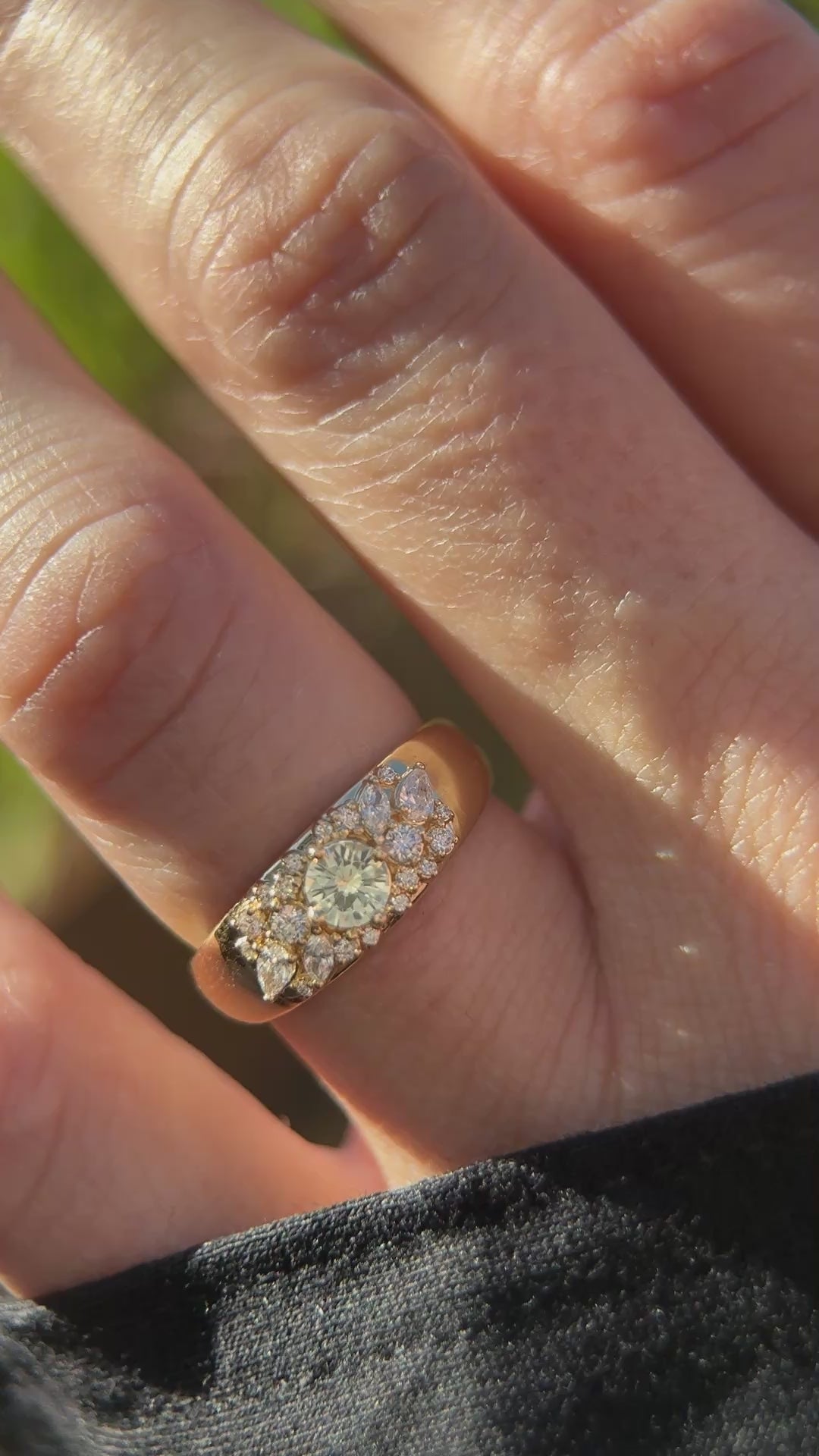 The Bejeweled Ring | Pale Mint Green Sapphire