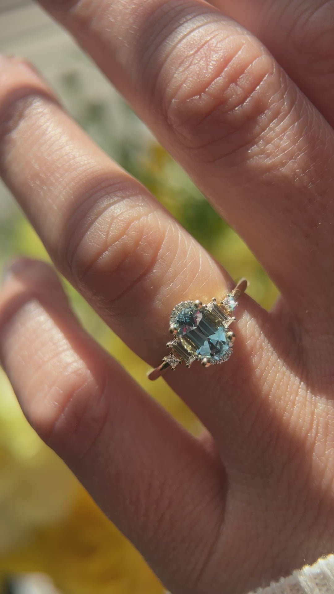 The Sura Ring | 1.1 CT Oval Aquamarine