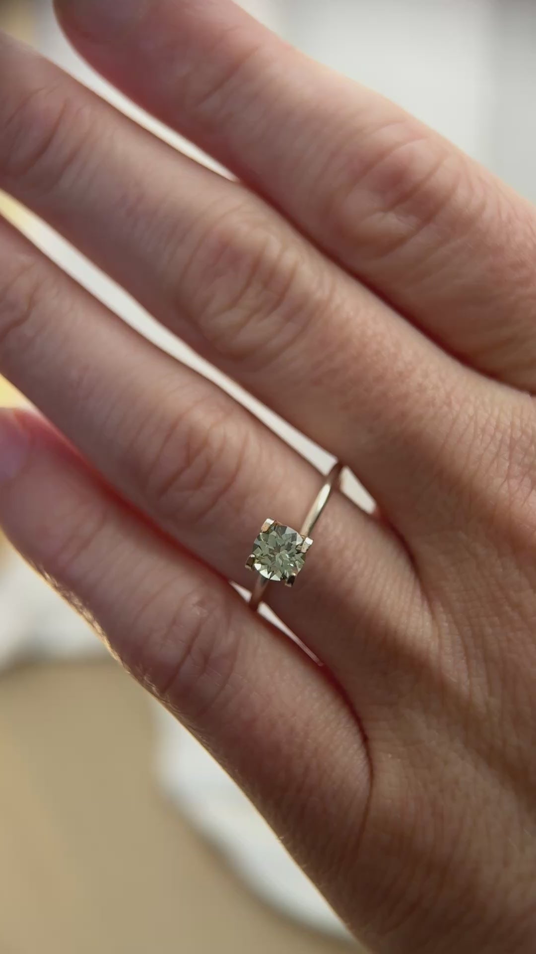 0.84 CT Round Cut Green Montana Sapphire