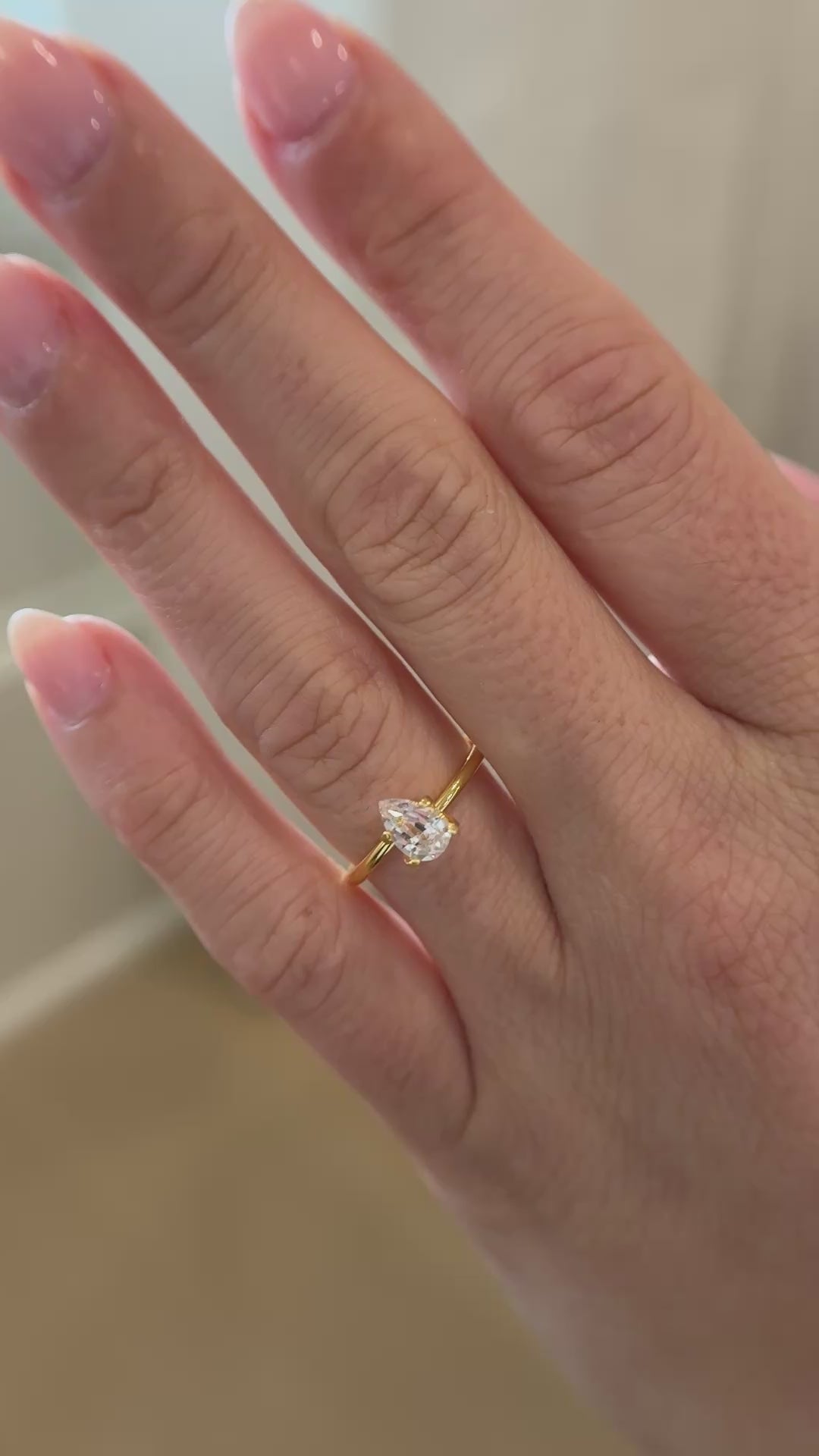 0.95 CT Pear Cut Pastel Pink/Peach Sapphire