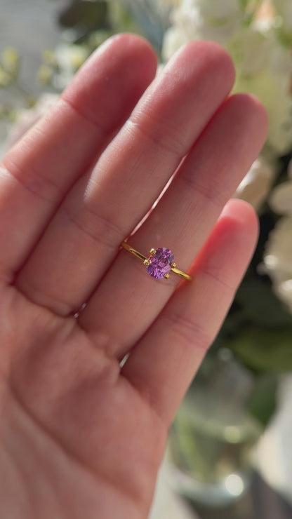 1.41 CT Oval Purple/Magenta Sapphire