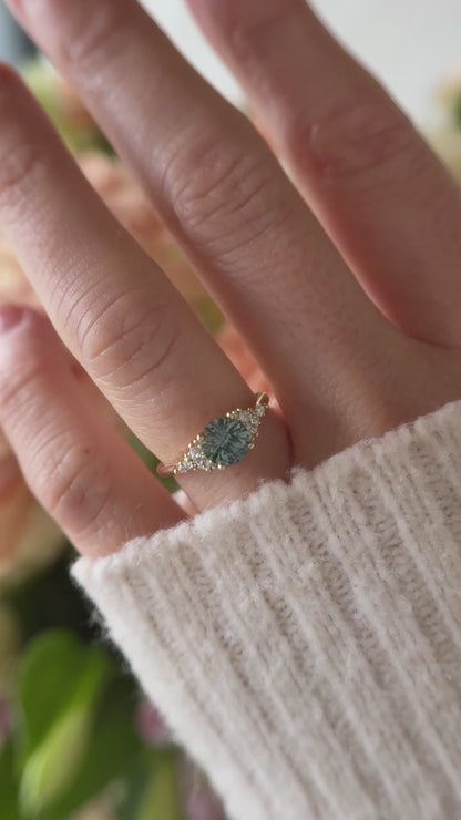 The Maeve Ring | 1.28 CT Round Teal Sapphire