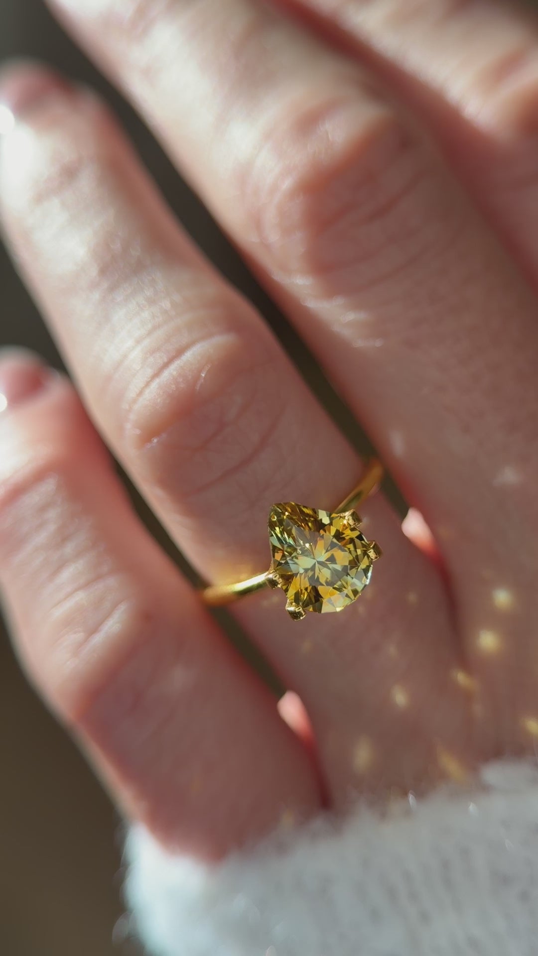 2.68 CT Pear Cut Golden Parti Sapphire