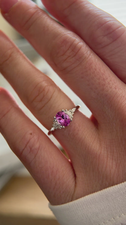 The Maeve Ring | 0.8 CT Oval Pink Sapphire