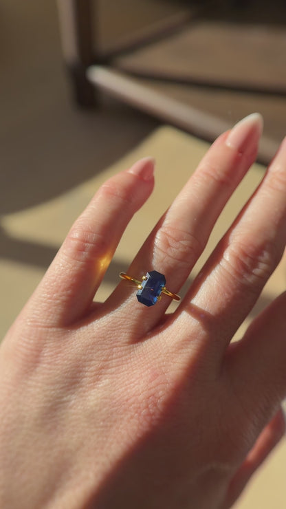 3.2 CT Emerald Cut Royal Blue Sapphire