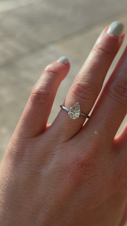 1.31 CT Pear Starbrite™ Cut Light Green Montana Sapphire
