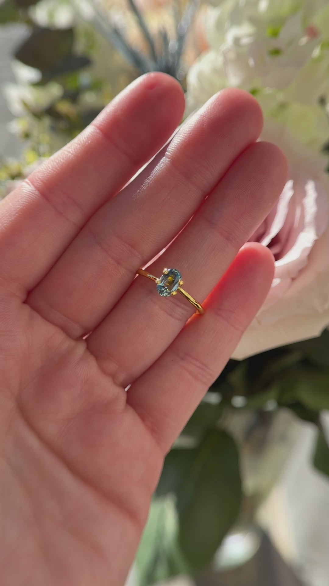 0.94 CT Oval Bicolor Teal Sapphire