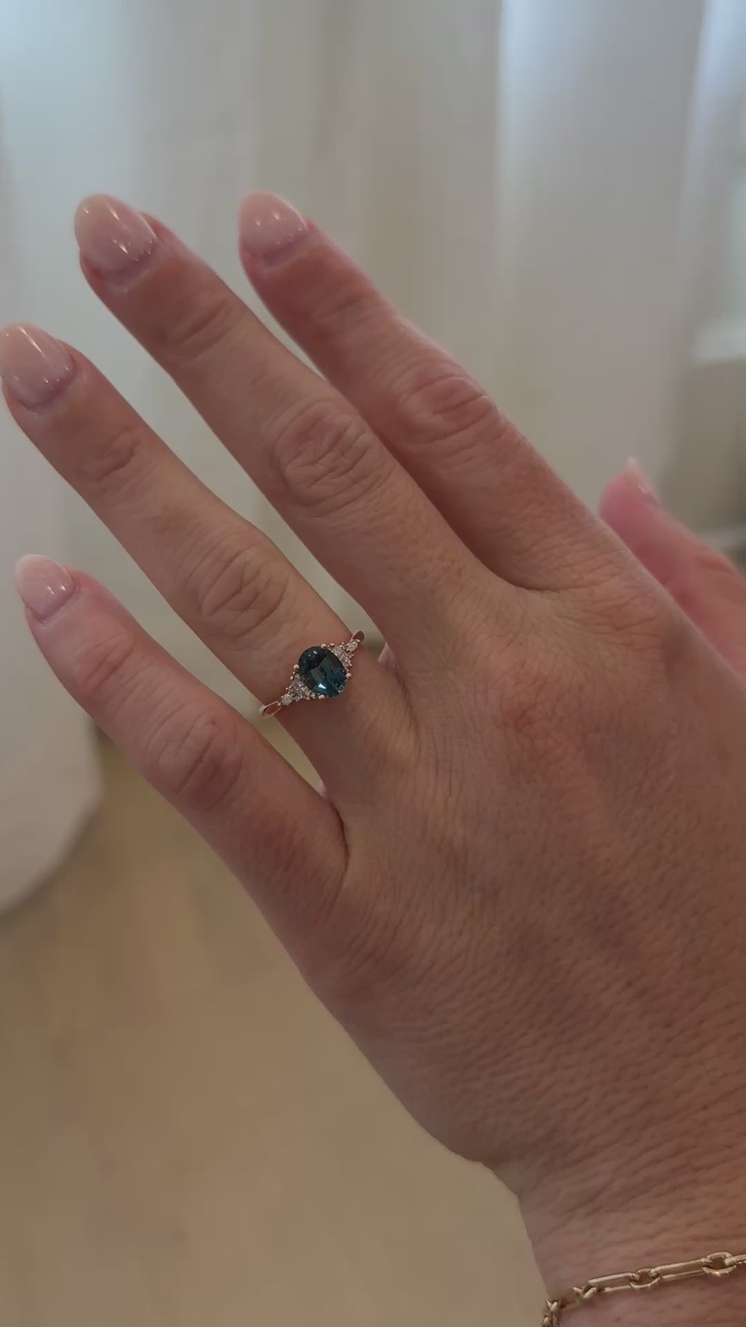 The Maeve Ring | 1.17 CT Oval Aquamarine
