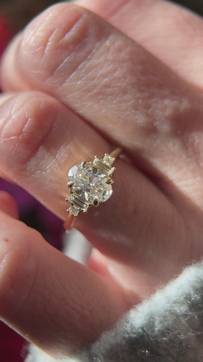 The Mira Ring | Oval